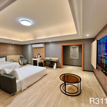 Holiday Motel Tainan Exterior foto